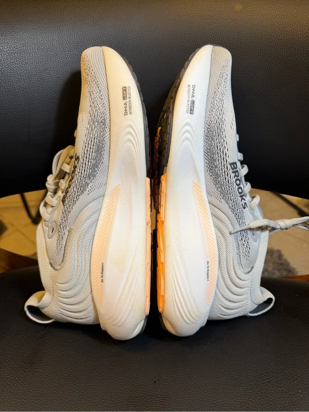 women's Brooks Adrenaline GTS 25 Size 8.5 1204431B032